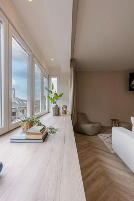 Juan - Stijlvol Appartement Met Uitzicht Op De Kaai Ostenda Zewnętrze zdjęcie