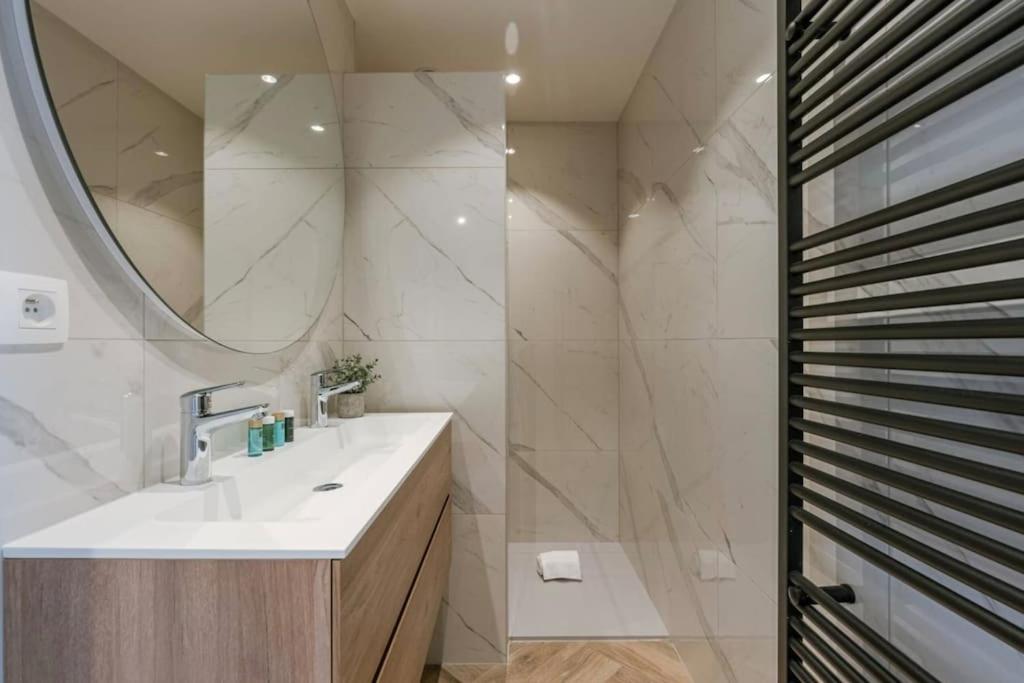 Juan - Stijlvol Appartement Met Uitzicht Op De Kaai Ostenda Zewnętrze zdjęcie